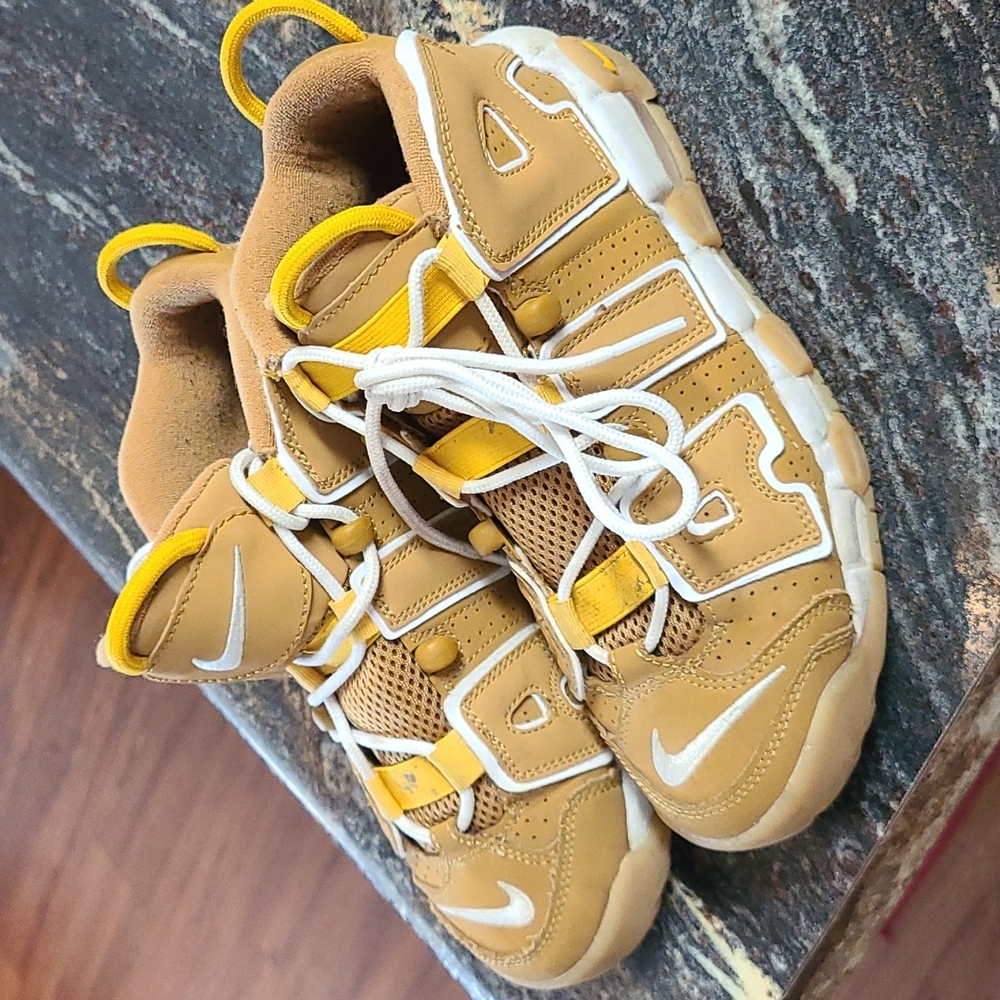 Youth Nike Air more Uptempo, Size 5.5Y, Wheat color